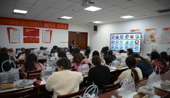 巧手植绿意 芳华绽新篇——兴马交易集团开展庆“三八”活动